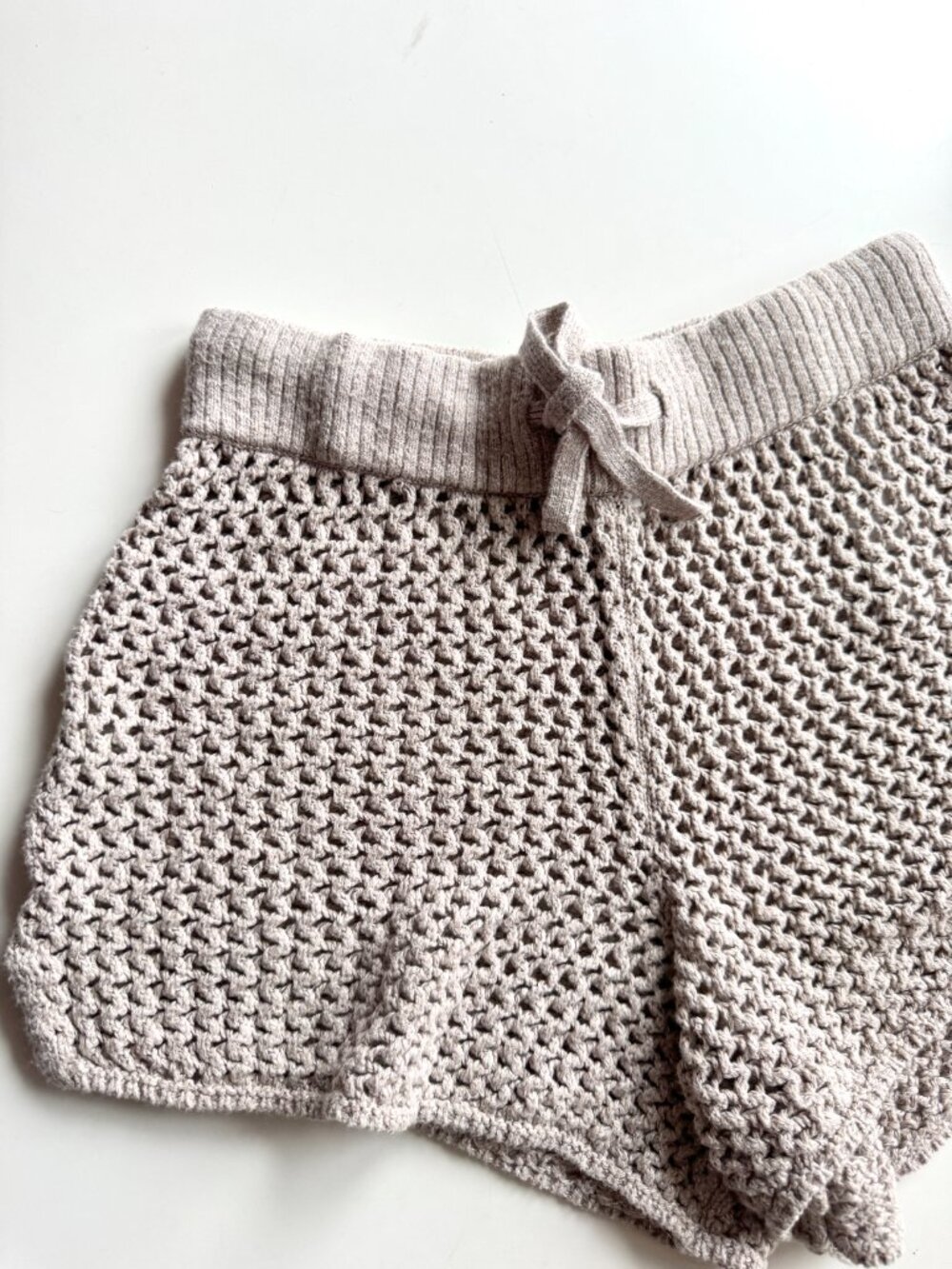 ABERCROMBIE & FITCH Taupe Cotton Blend Crochet Open Knit Cover-Up Shorts, Size M - Picture 2 of 8
